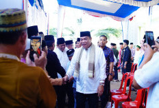 Safari Ramadan di Plakat Tinggi, Bupati Muba Wak Toha Salurkan Bantuan Rumah Layak Huni dan Paket Sembako