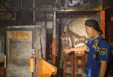 Ruko Rocket Chicken di Sekayu Terbakar Jumat Malam, Damkar Bergerak Cepat Padamkan Api