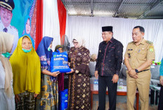 Serap Aspirasi hingga Bagikan Sembako, Bupati Toha Sambangi Warga Bayung Lencir