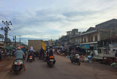 Pasar Sungai Lilin Jadi Titik Rawan Macet Jalintim Muba Jelang Libur Natal dan Tahun Baru
