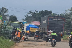 Perbaikan Jalan di Sungai Lilin Picu Kemacetan Jalintim Palembang–Jambi, Antrean Kendaraan Mengular Panjang