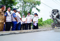 Bupati Muba Tinjau Langsung Perbaikan Jalan Mangun Jaya–Macang Sakti dan Sungai Angit, Pastikan Kualitas