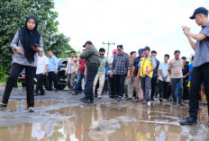 Bupati Muba Bersama Gubernur Sumsel Tinjau Kerusakan Jalan Sekayu–Lubuklinggau, Perbaikan Ditargetkan 2026