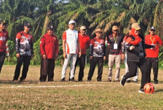 Lurah Sungai Lilin Resmi Buka Turnamen Sepak Bola Teluk Kemang Cup 2026, Semarakkan HUT ke-81 RI