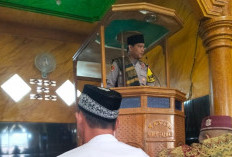 Bhabinkamtibmas Polsek Sungai Lilin Sampaikan Khutbah Jumat Bertema Pencegahan Karhutla di Desa Pinang Banjar