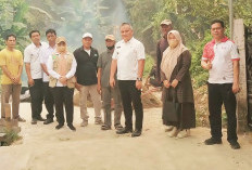 Tinjau Jalan Cor Dana Kelurahan, Camat Sungai Lilin Pastikan Pembangunan Rampung 100 Persen
