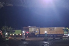 Macet Panjang Jalintim Palembang–Jambi Belum Terurai, Kendaraan Masih Merayap di Sungai Lilin