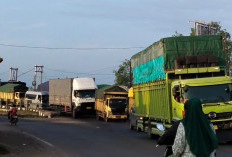 Pasar Tumpah Picu Macet Pagi di Sungai Lilin, Jalintim Palembang–Jambi Padat Merayap