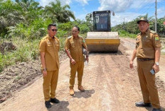 Instruksi Bupati Muba Berbuah Aksi, Warga dan Perusahaan Gotong Royong Bangun Jalan Desa