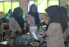 Hangat dan Penuh Makna, MAN 1 Muba Sambut Hari Pertama Sekolah dengan Halal Bihalal Keliling Kelas