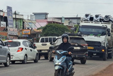 Pasar Sungai Lilin Ramai di Minggu Pagi, Lalu Lintas Jalintim Palembang–Jambi Tersendat